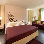 מלון El Homs Palace