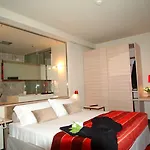 艾尔霍姆斯皇宫酒店 酒店 科米索
